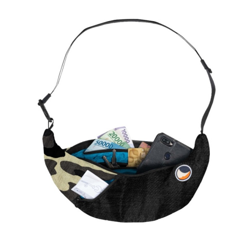 Saszetka na ramię torba składana Ticket to the Moon Upcycled Sling Bag Black / Camo TMSLB07Camo